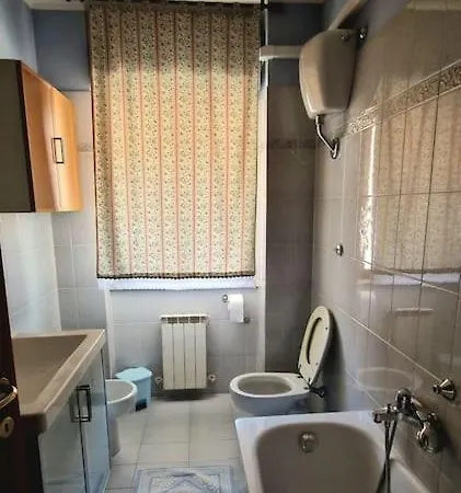 Roman Holiday House-2